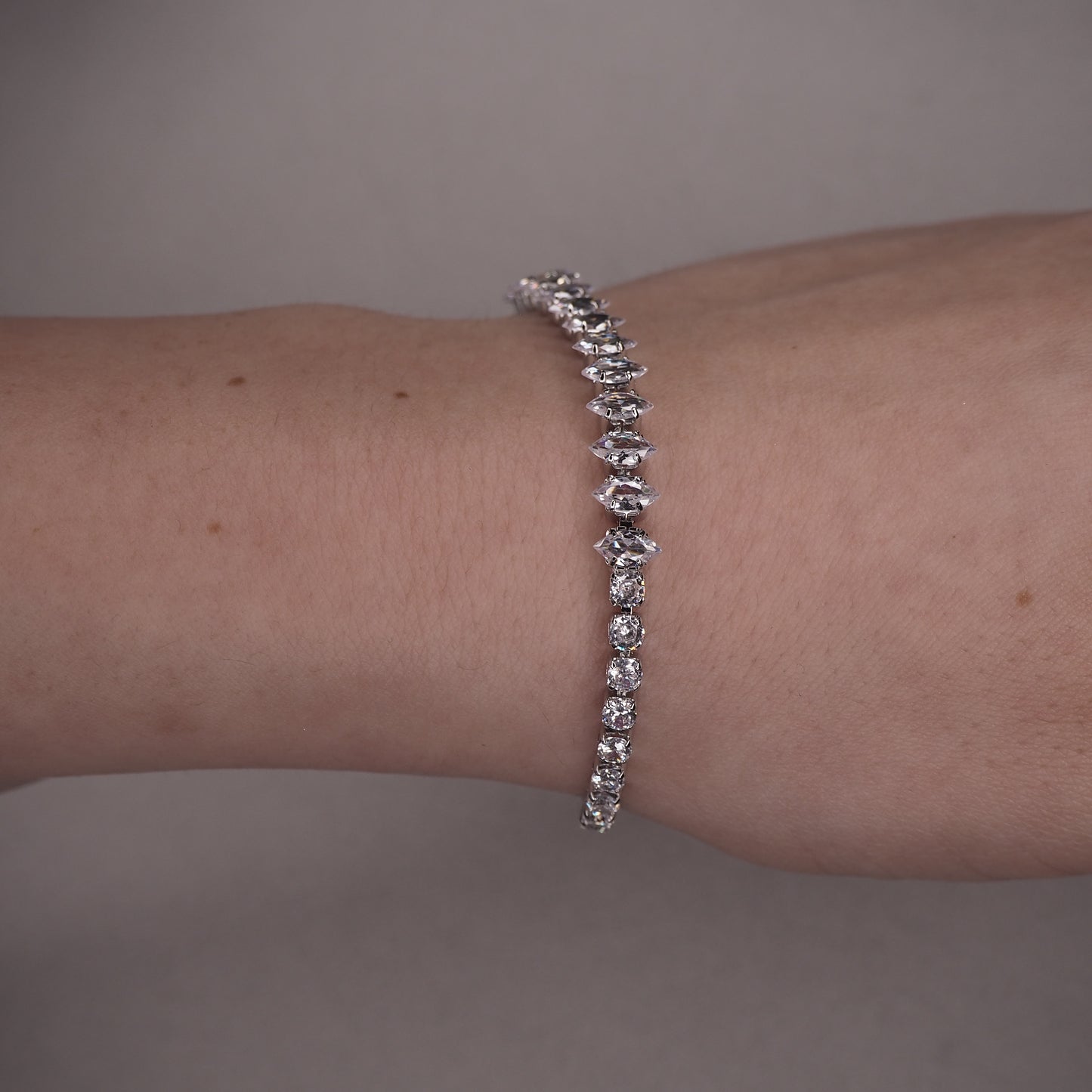 Brățară AFFAIRE SECRETE cu Cristale Swarovski și Placaj din Argint 925 Cristale Swarovski – Atracție Interzisă