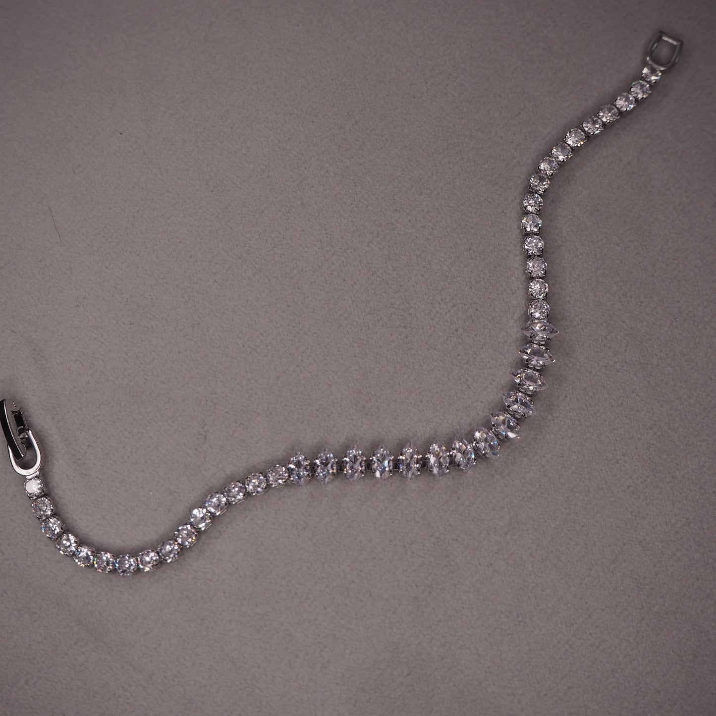 Brățară AFFAIRE SECRETE cu Cristale Swarovski și Placaj din Argint 925 Cristale Swarovski – Atracție Interzisă