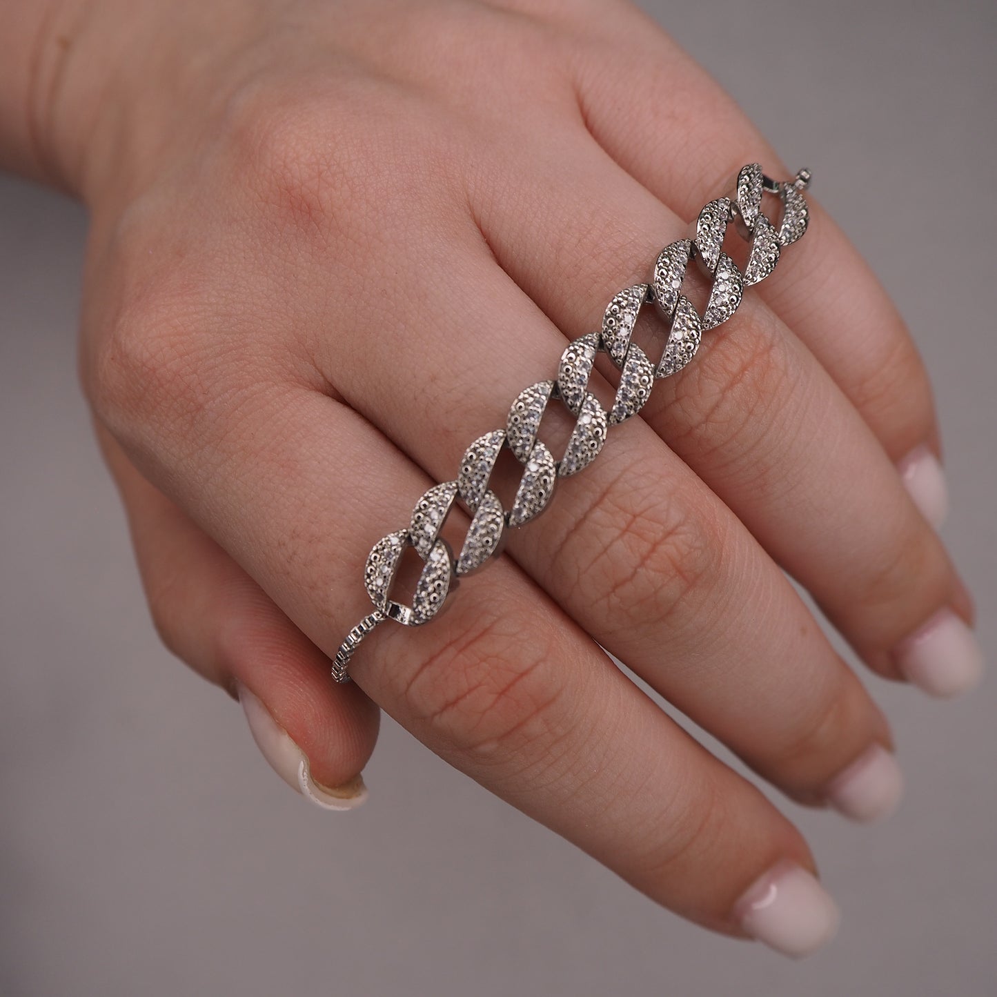 Brățară DESIRE CODE – Lanț Elegant cu Cristale și Placaj din Argint 925