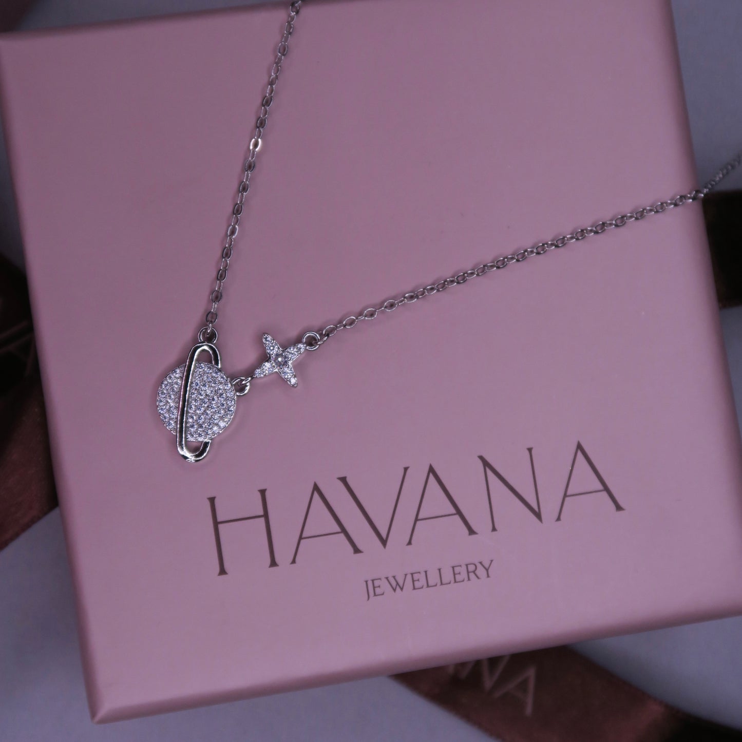 Colier COSMOS – Pandantiv planetă cu Cristale Swarovski, Placat cu Argint 925