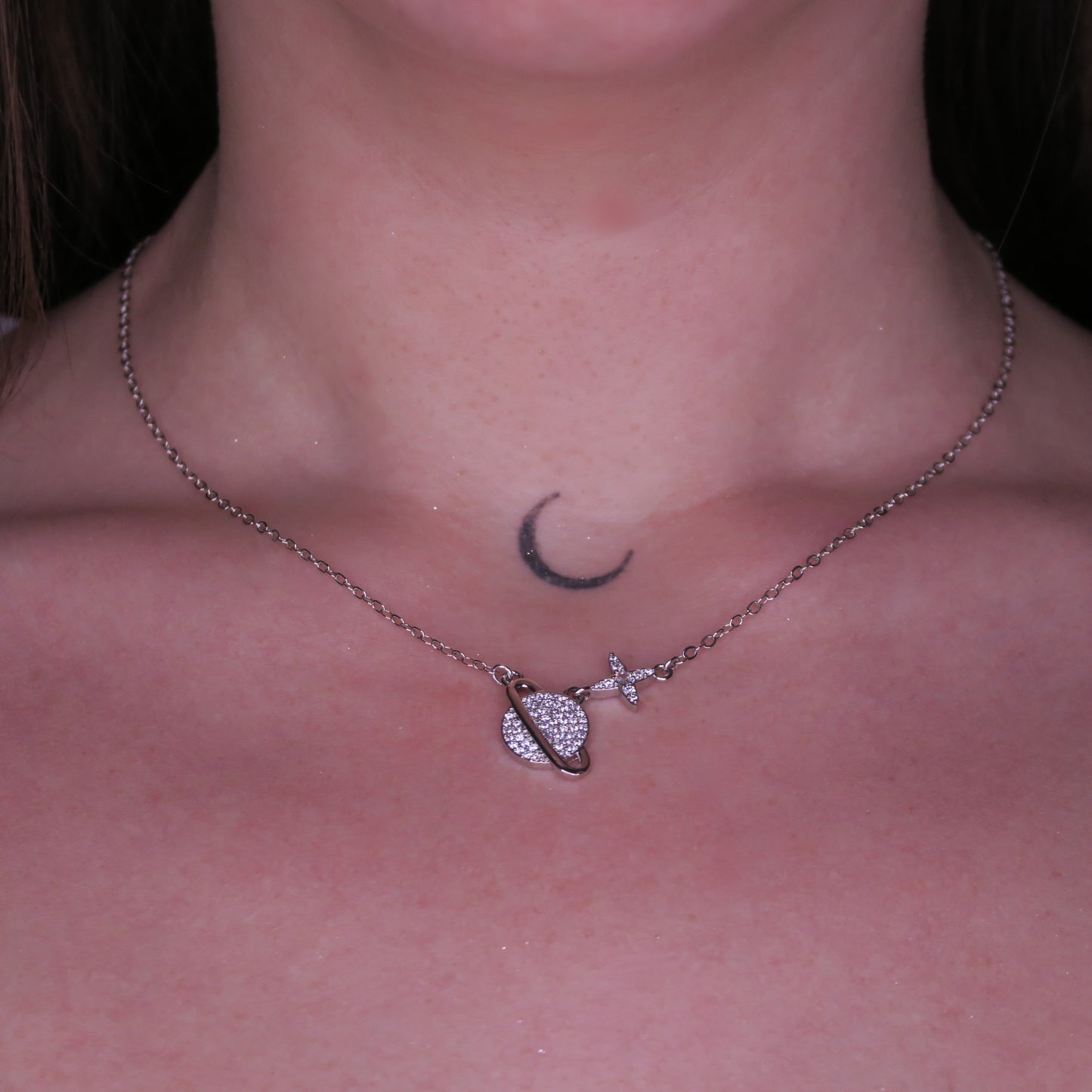 Colier COSMOS – Pandantiv planetă cu Cristale Swarovski, Placat cu Argint 925
